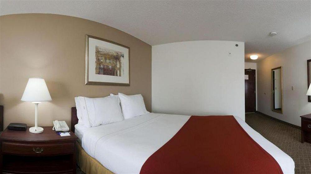 Holiday Inn Express Hotel & Suites St. Paul - Woodbury By Ihg Exterior photo