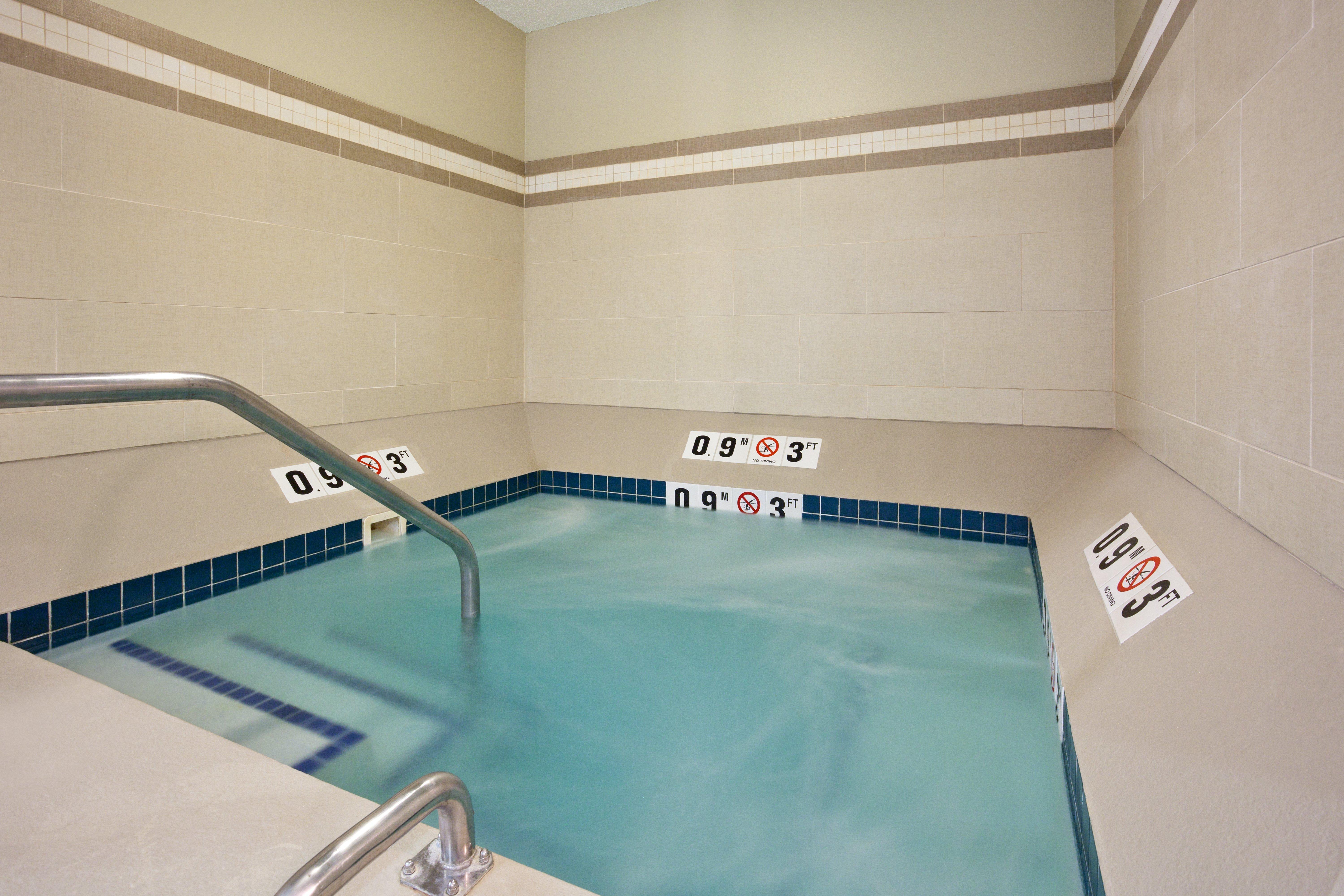 Holiday Inn Express Hotel & Suites St. Paul - Woodbury By Ihg Exterior photo