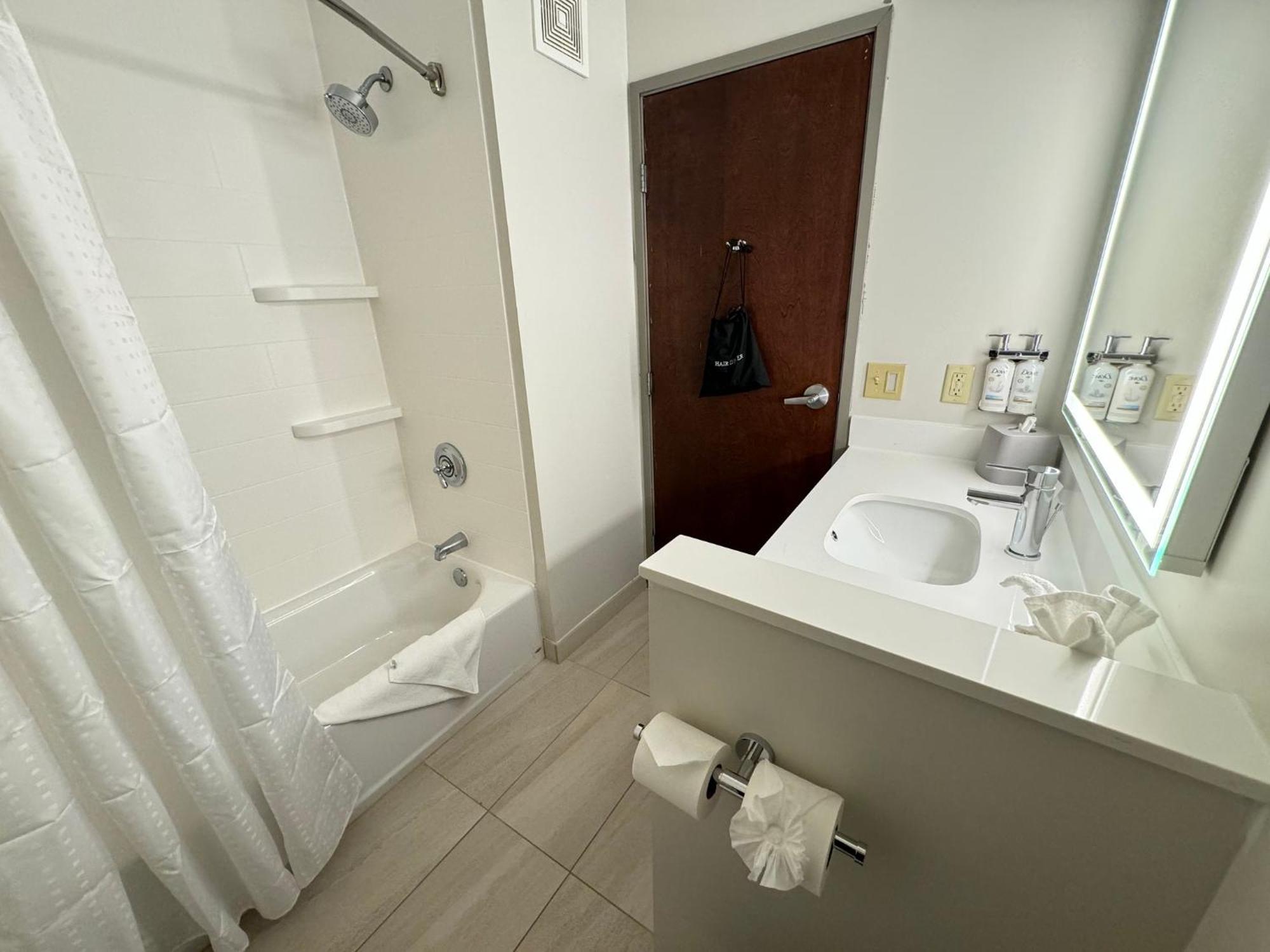 Holiday Inn Express Hotel & Suites St. Paul - Woodbury By Ihg Exterior photo