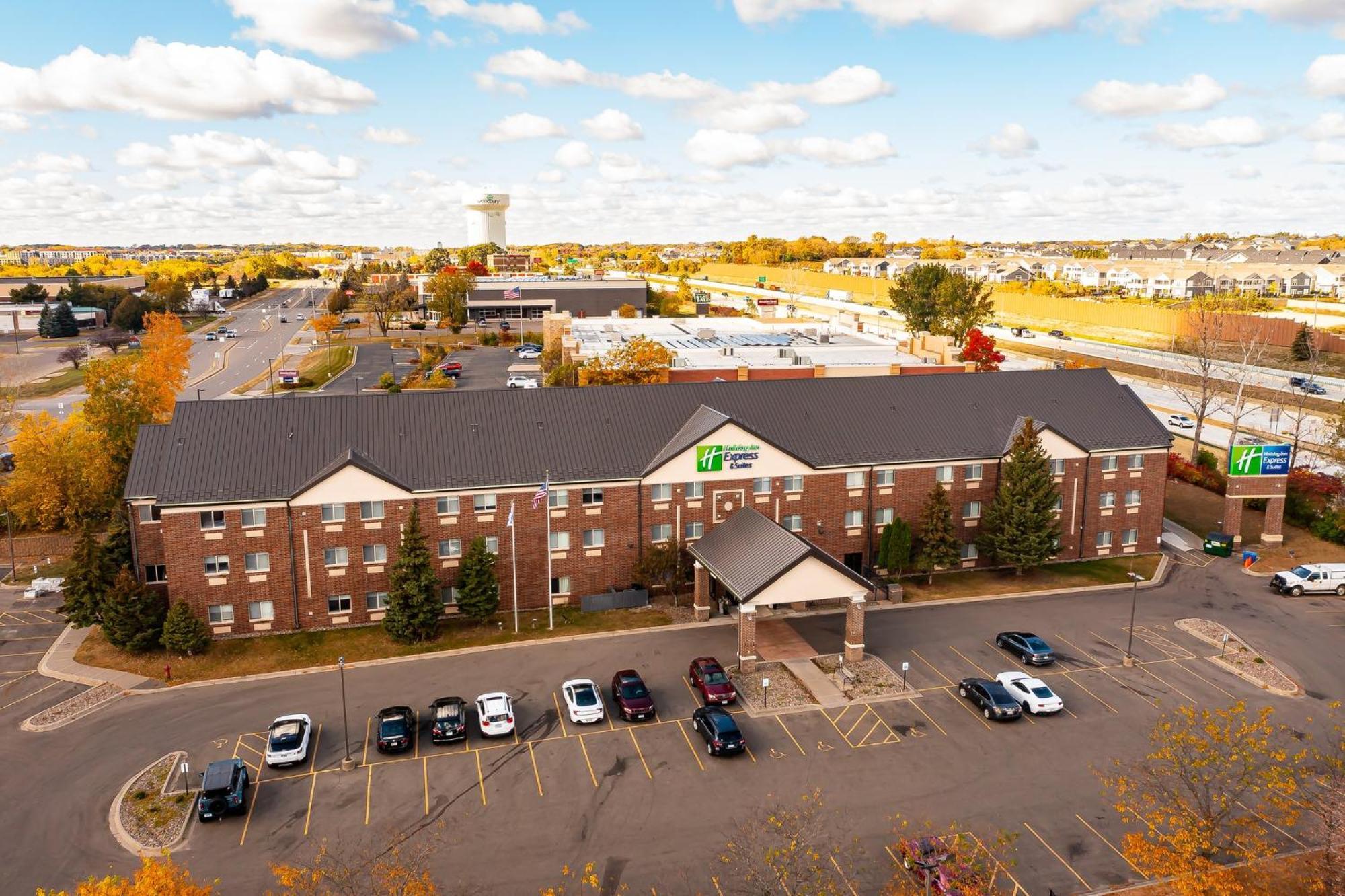 Holiday Inn Express Hotel & Suites St. Paul - Woodbury By Ihg Exterior photo