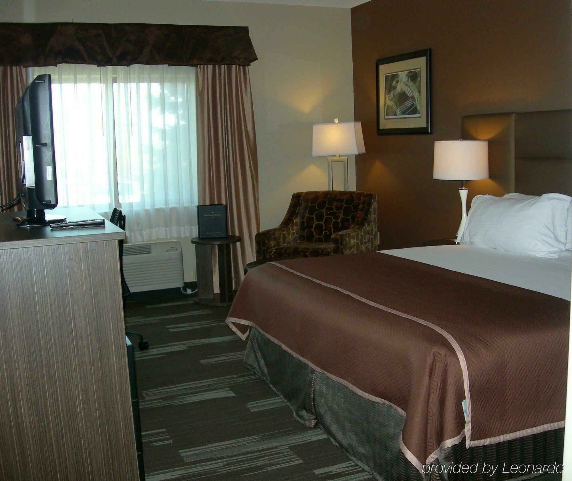 Holiday Inn Express Hotel & Suites St. Paul - Woodbury By Ihg Exterior photo